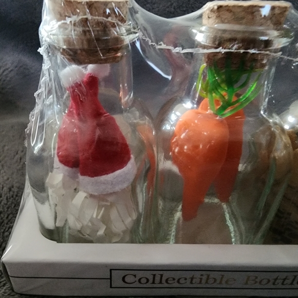 NWT Collectible bottles,Santa's 🍪, Reindeer food,Santa's hat! - Picture 5 of 6
